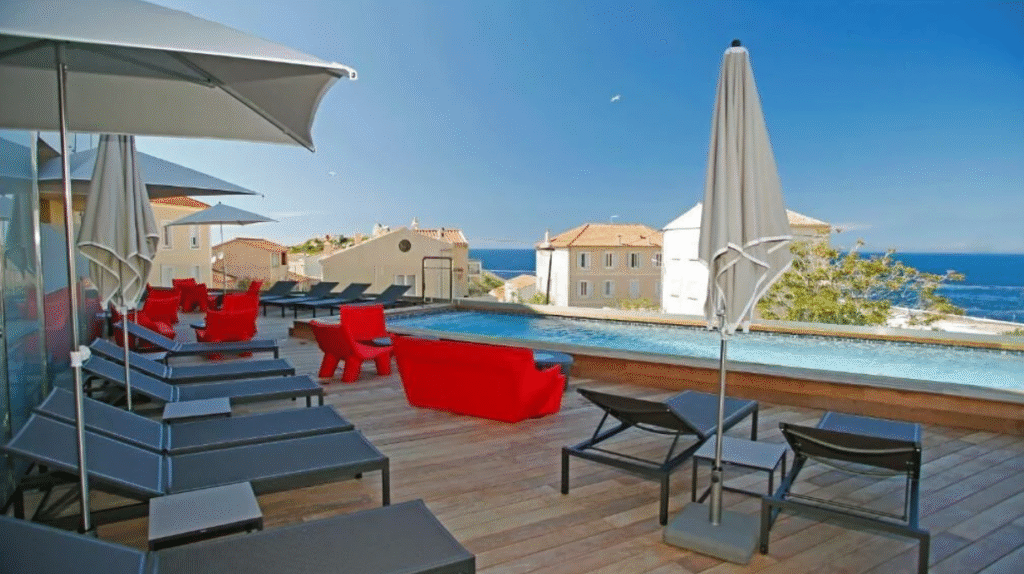 SentiersetsaveursHotelCalviMed